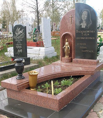 Гранітні пам`ятники виготовлення, продаж, установка, гарантія.