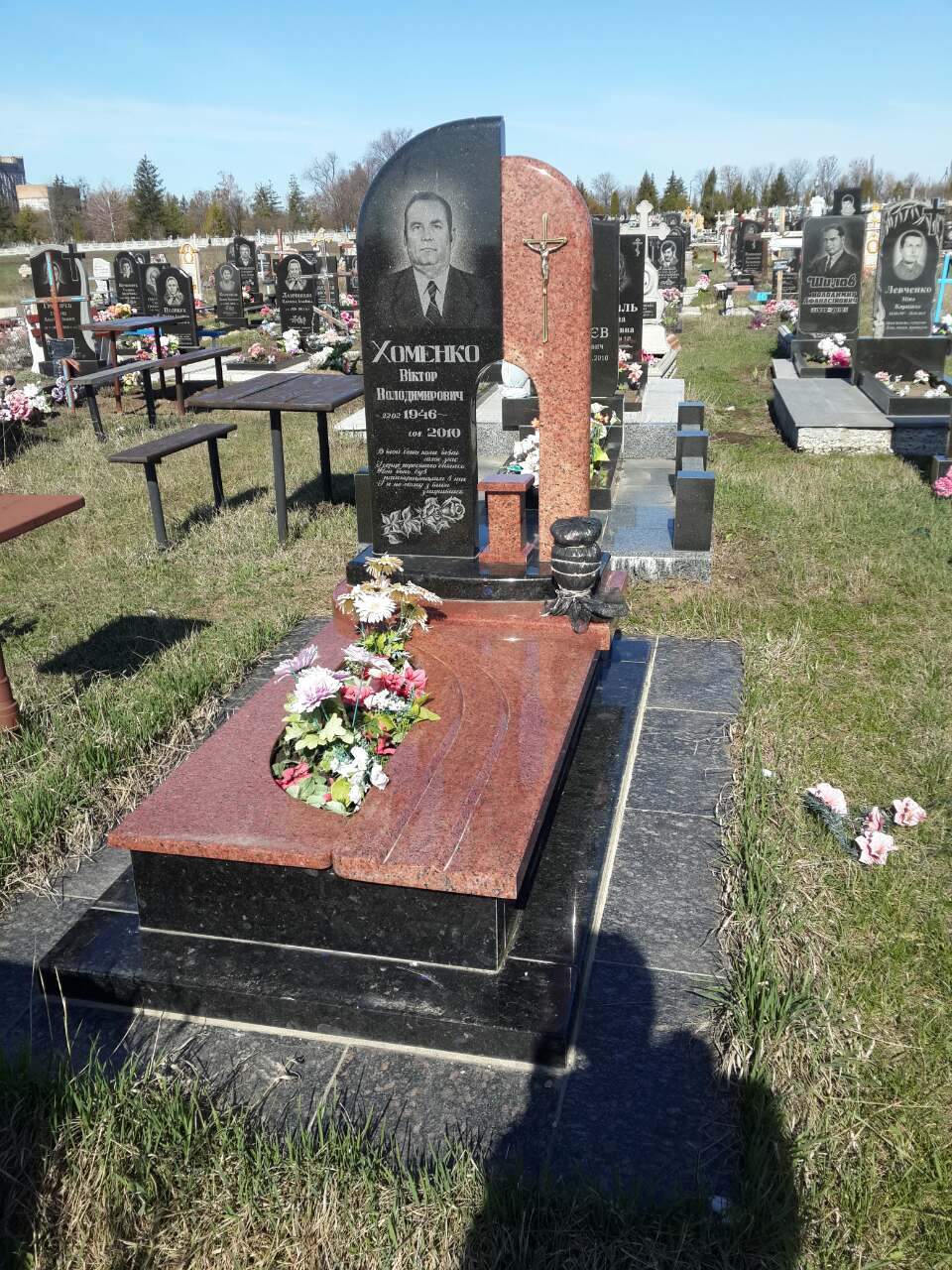 Гранітні пам`ятники виготовлення, продаж, установка, гарантія.