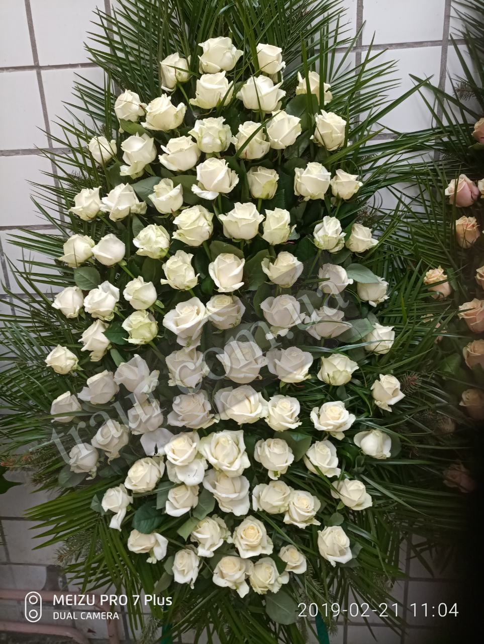 ВЕНКИ ИЗ ЖИВЫХ ЦВЕТОВ