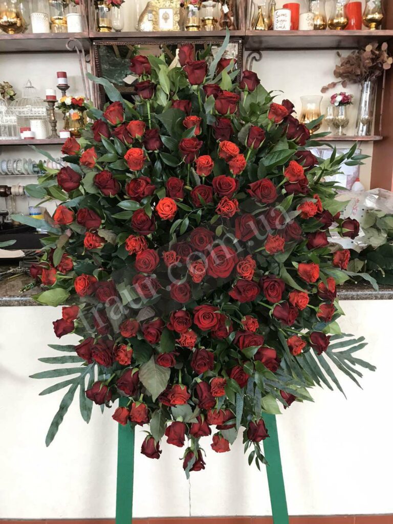 ВЕНКИ ИЗ ЖИВЫХ ЦВЕТОВ